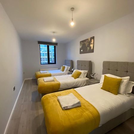Cosy Flats Near Heathrow, Group Bookings Available With Parking Space Χάνσλοου Εξωτερικό φωτογραφία