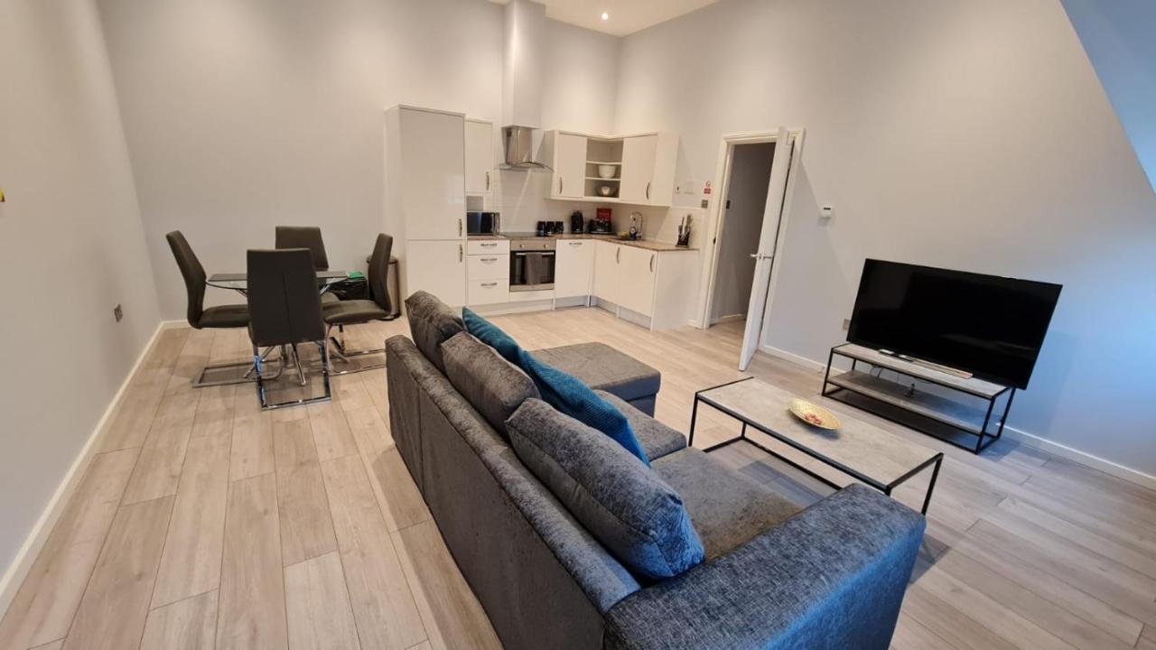 Cosy Flats Near Heathrow, Group Bookings Available With Parking Space Χάνσλοου Εξωτερικό φωτογραφία