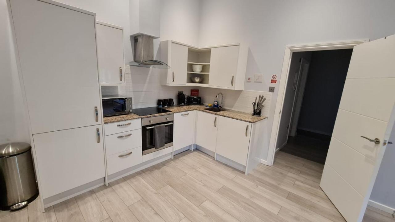 Cosy Flats Near Heathrow, Group Bookings Available With Parking Space Χάνσλοου Εξωτερικό φωτογραφία