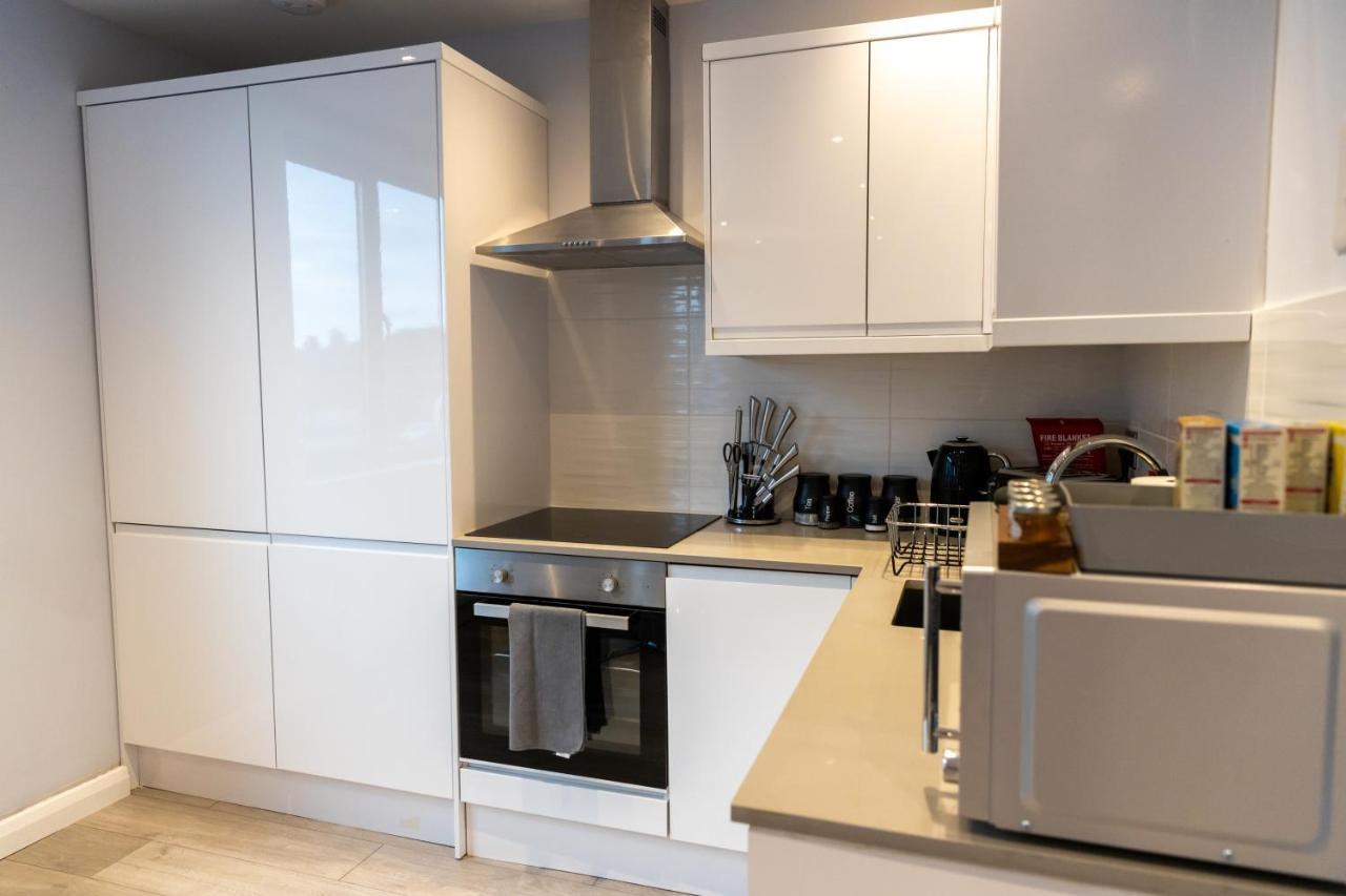Cosy Flats Near Heathrow, Group Bookings Available With Parking Space Χάνσλοου Εξωτερικό φωτογραφία