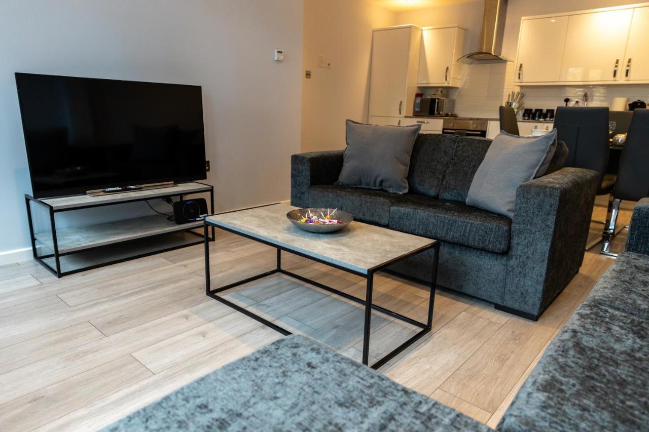 Cosy Flats Near Heathrow, Group Bookings Available With Parking Space Χάνσλοου Εξωτερικό φωτογραφία