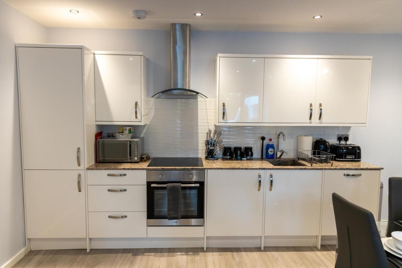 Cosy Flats Near Heathrow, Group Bookings Available With Parking Space Χάνσλοου Εξωτερικό φωτογραφία