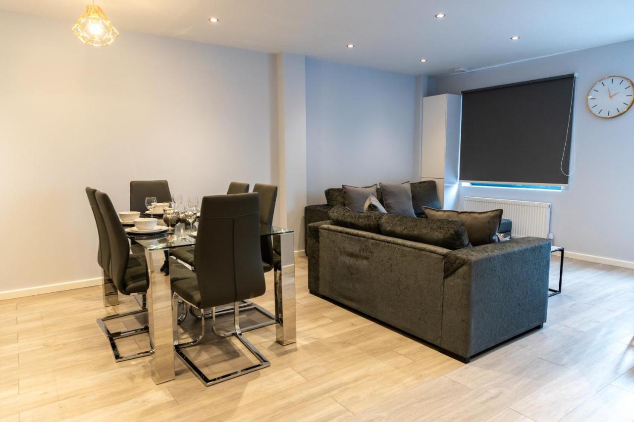 Cosy Flats Near Heathrow, Group Bookings Available With Parking Space Χάνσλοου Εξωτερικό φωτογραφία