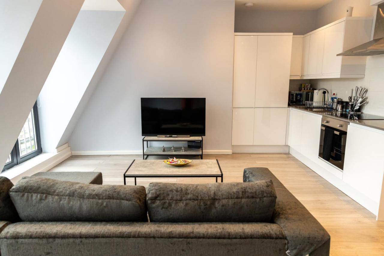 Cosy Flats Near Heathrow, Group Bookings Available With Parking Space Χάνσλοου Εξωτερικό φωτογραφία