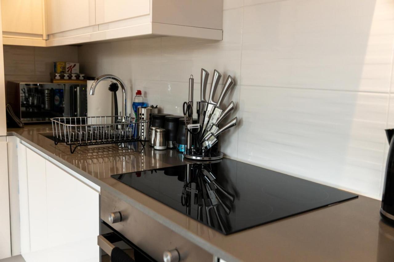 Cosy Flats Near Heathrow, Group Bookings Available With Parking Space Χάνσλοου Εξωτερικό φωτογραφία