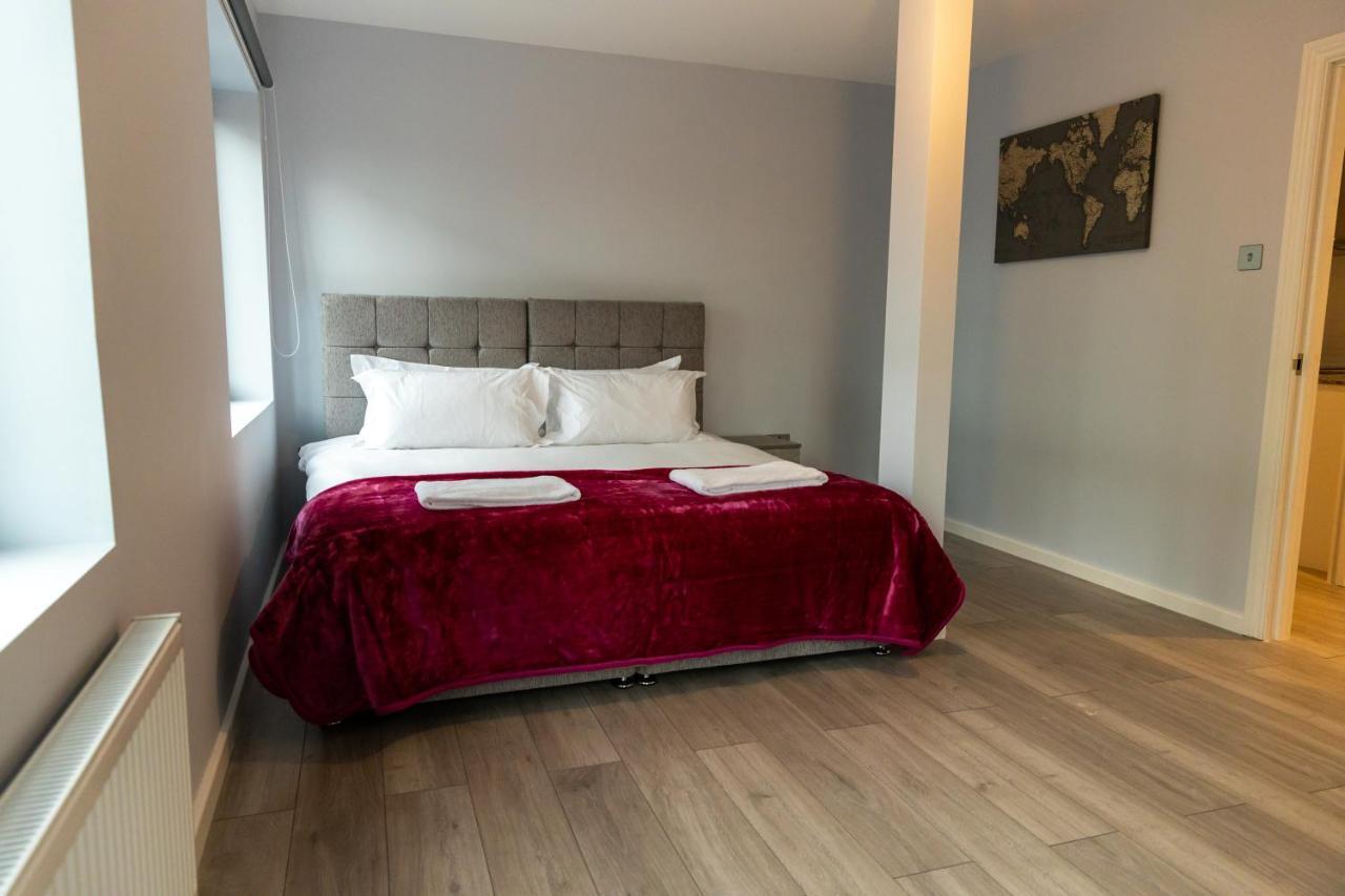 Cosy Flats Near Heathrow, Group Bookings Available With Parking Space Χάνσλοου Εξωτερικό φωτογραφία